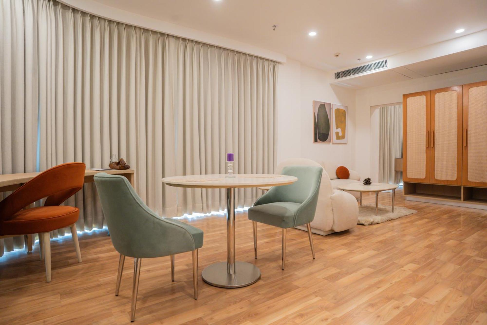 גורגאון Ar Suites Klj Square מראה חיצוני תמונה