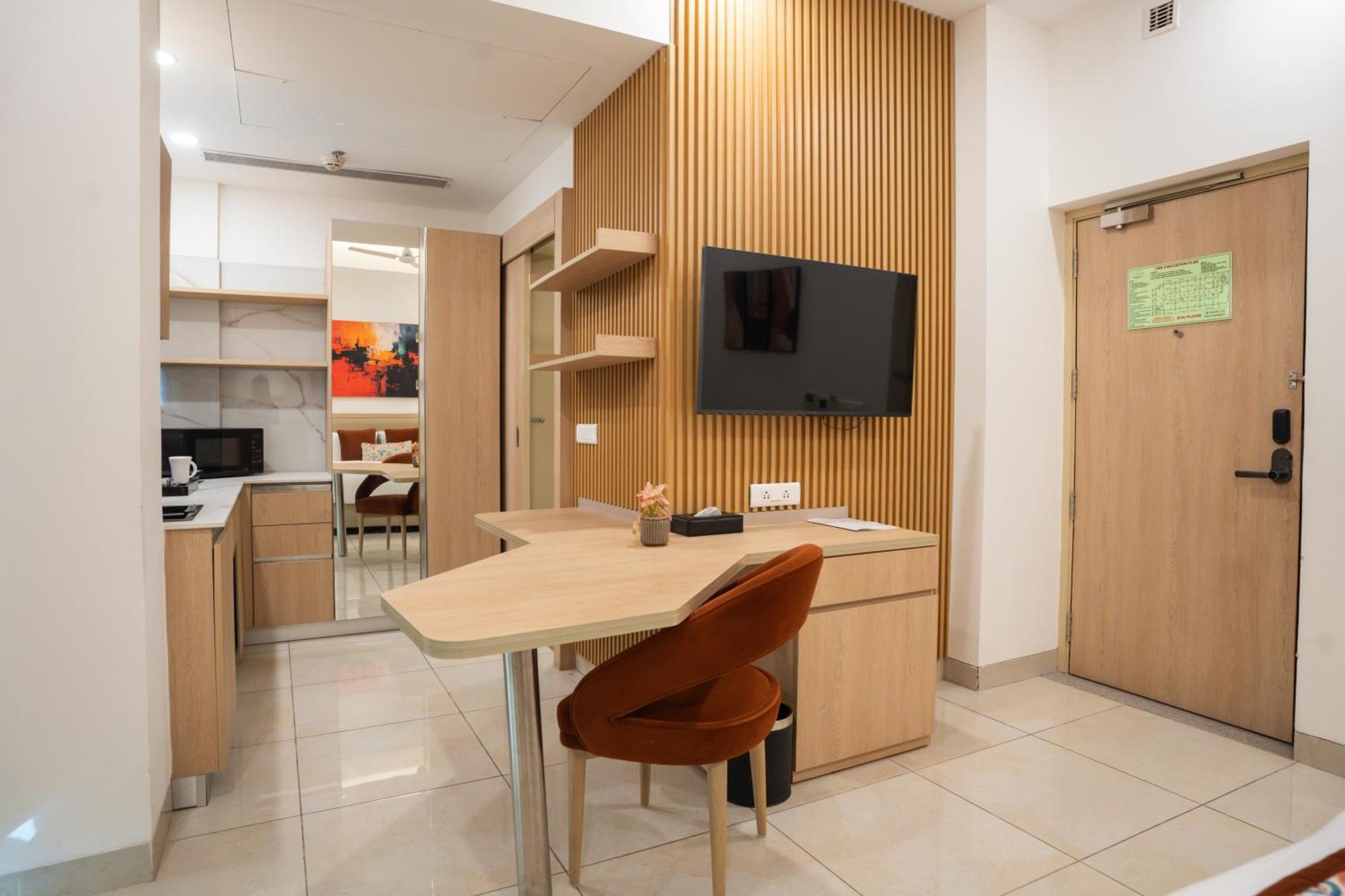 גורגאון Ar Suites Klj Square מראה חיצוני תמונה