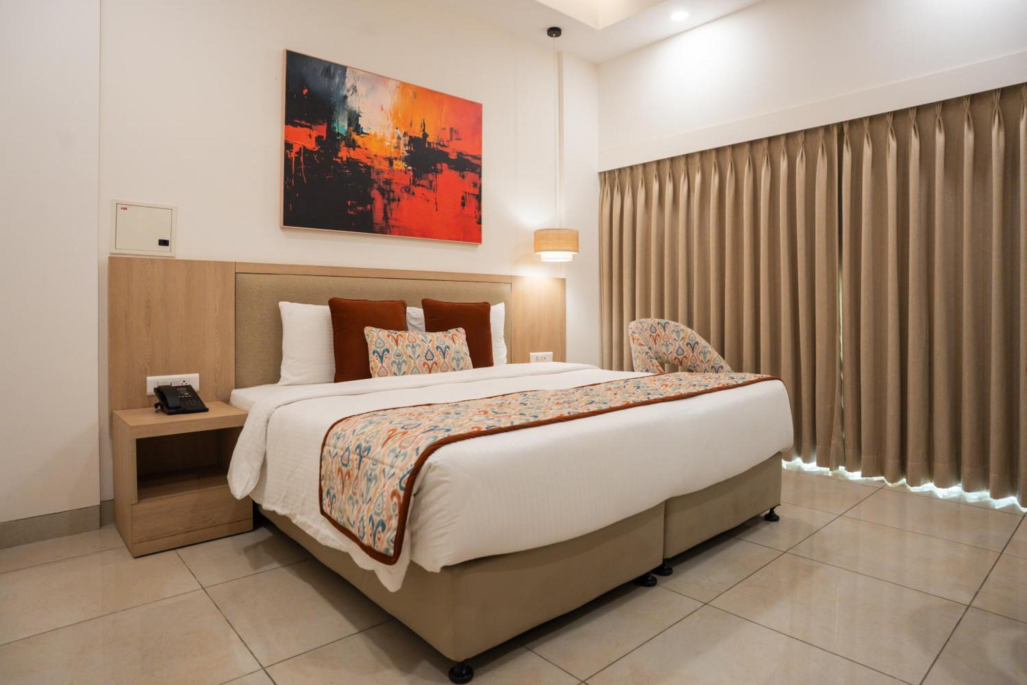 גורגאון Ar Suites Klj Square מראה חיצוני תמונה