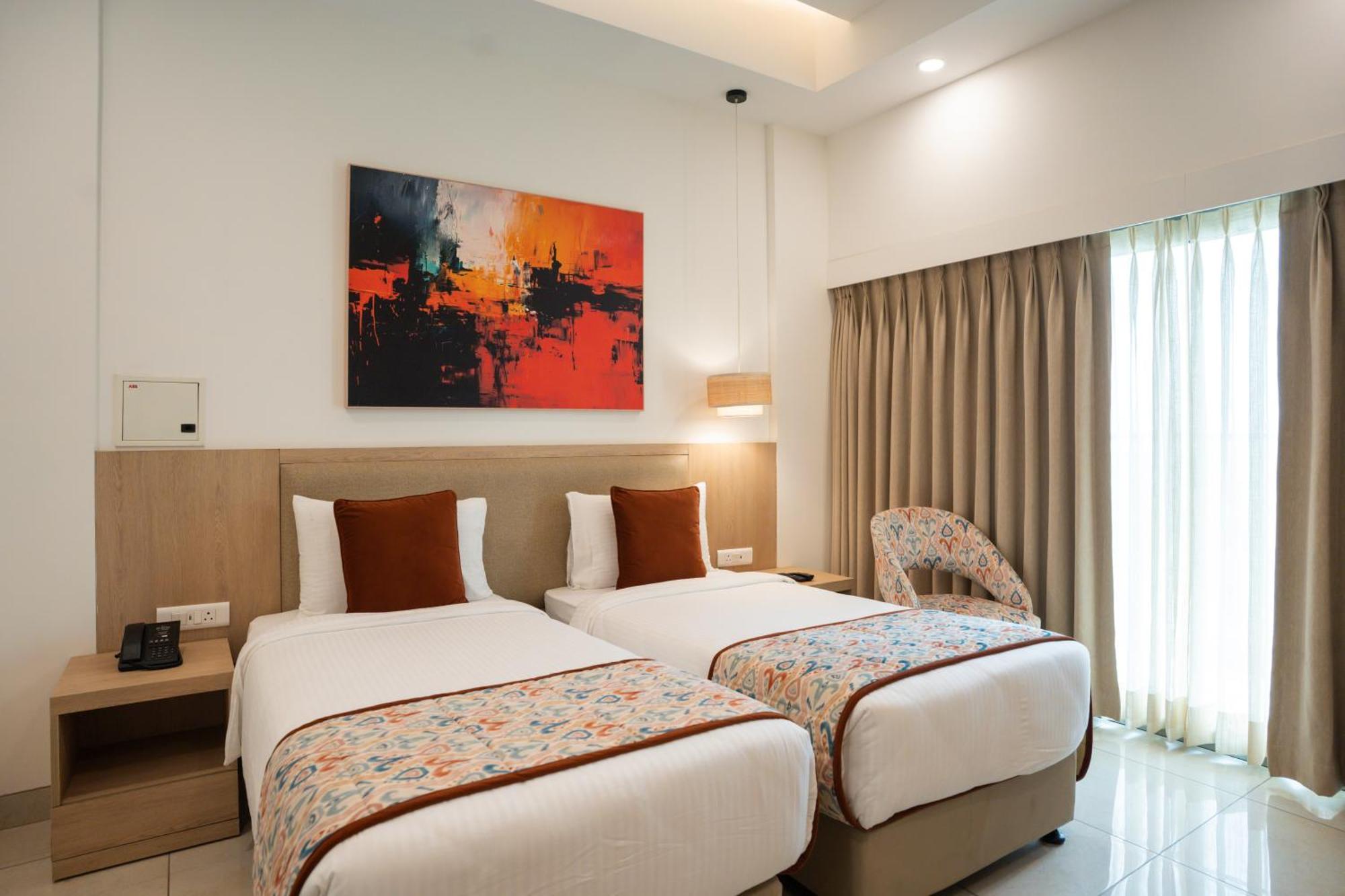 גורגאון Ar Suites Klj Square מראה חיצוני תמונה