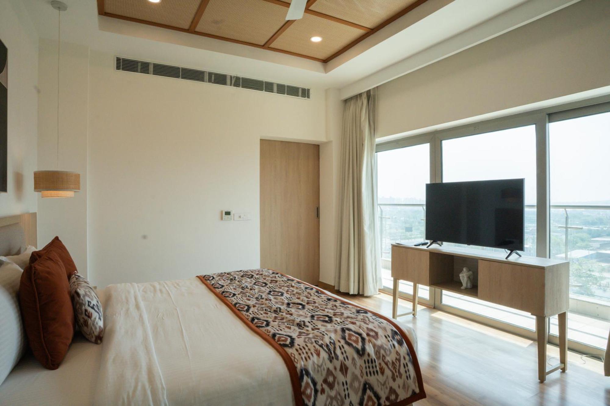 גורגאון Ar Suites Klj Square מראה חיצוני תמונה