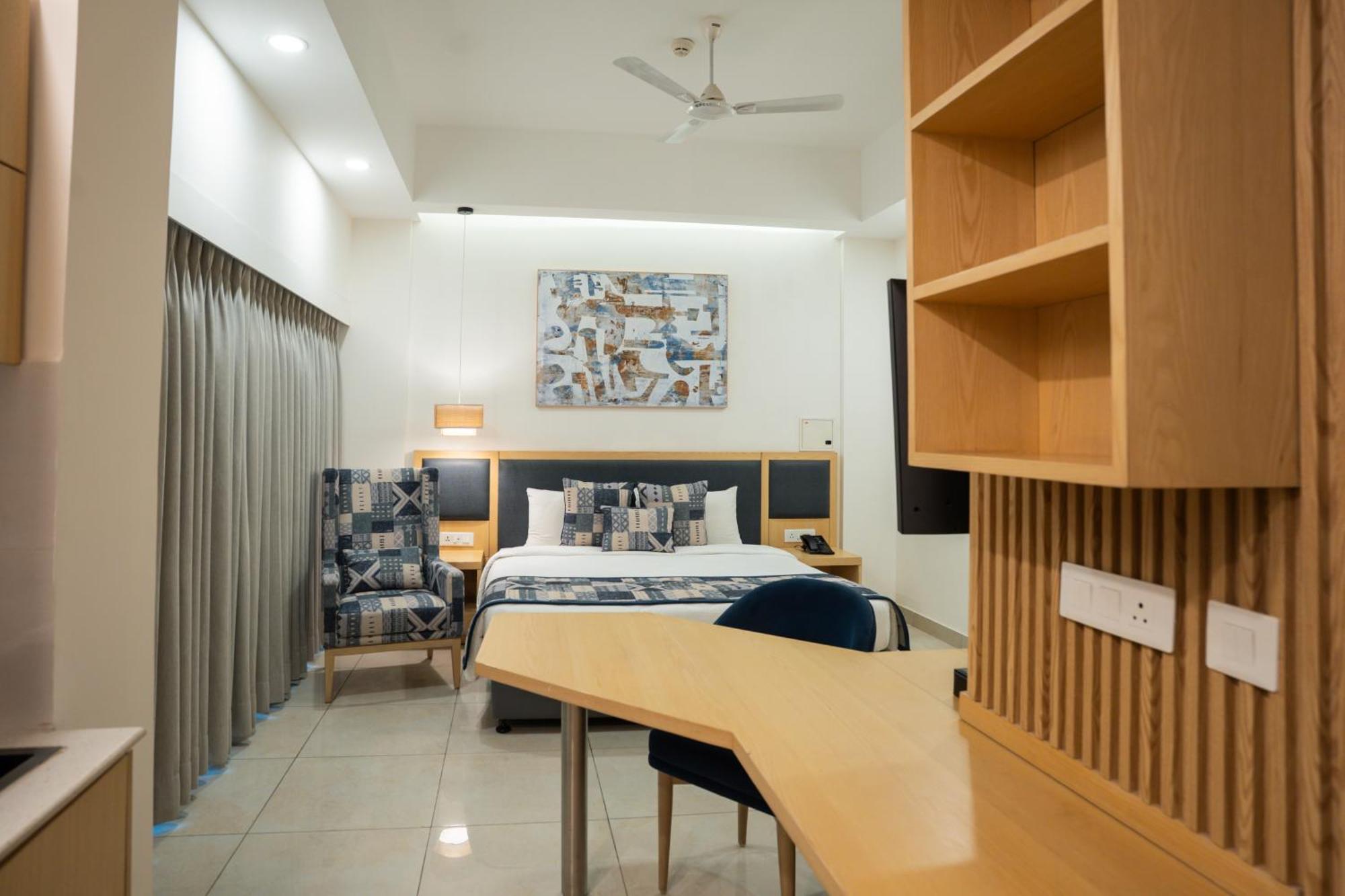 גורגאון Ar Suites Klj Square מראה חיצוני תמונה
