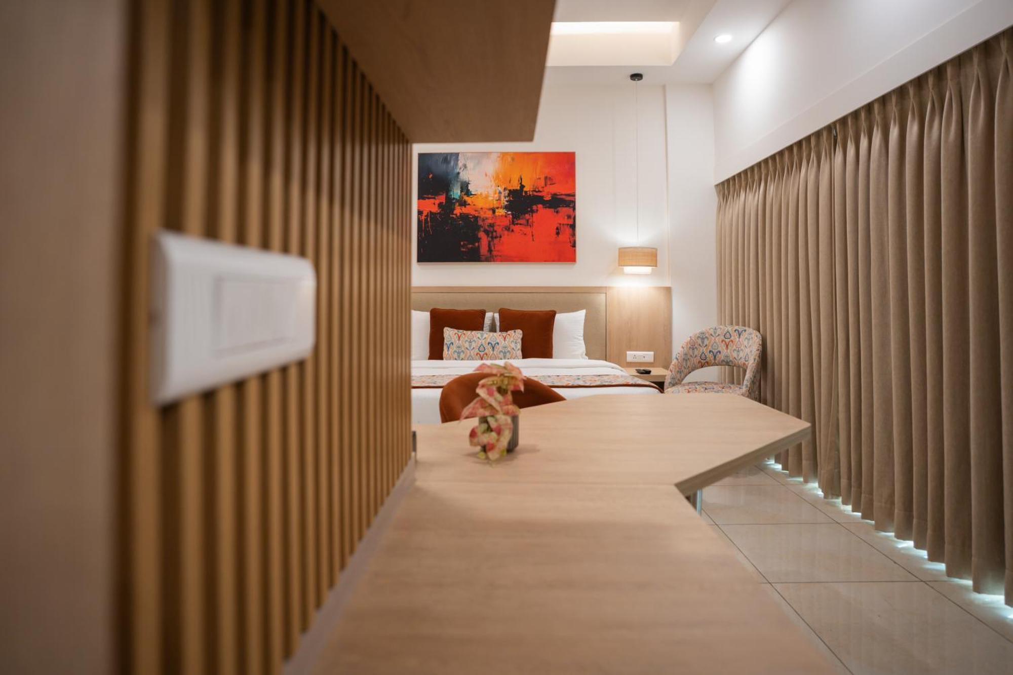 גורגאון Ar Suites Klj Square מראה חיצוני תמונה