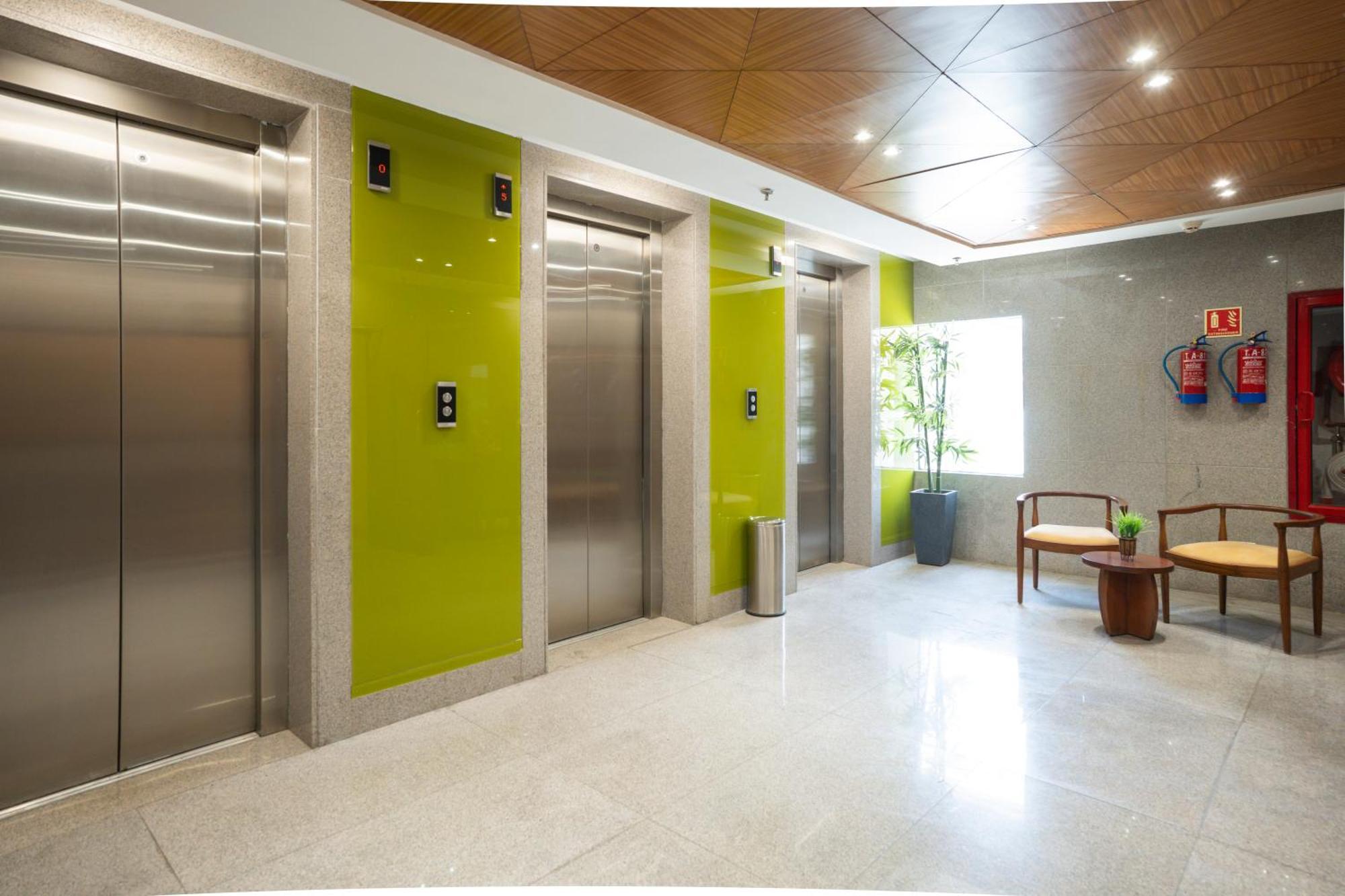גורגאון Ar Suites Klj Square מראה חיצוני תמונה